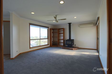 Property photo of 20 Uplands Avenue Lakes Entrance VIC 3909