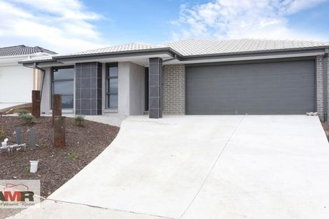 8 Spaniel Lane, Pakenham, VIC 3810