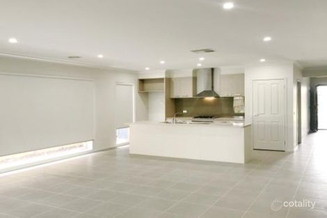 25 Roundhay Cres, Point Cook, VIC 3030