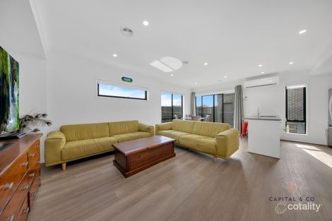 Property photo of 1 Buckleys Walk Mickleham VIC 3064