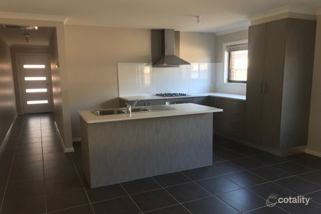 Property photo of 31 Tourmaline Drive Cobblebank VIC 3338