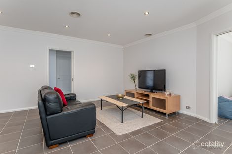 Property photo of 14 Keiwa Place Taylors Hill VIC 3037