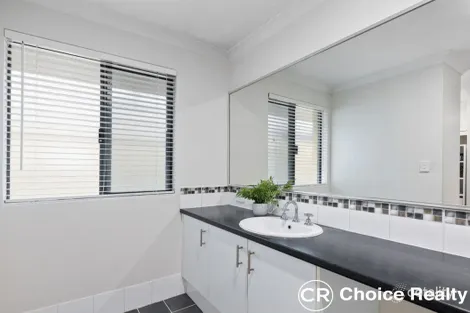 Property photo of 16 Woodside Loop Beckenham WA 6107