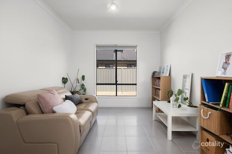 Property photo of 5 Triandra Avenue Romsey VIC 3434