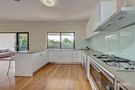 92 Maynard St, Woolloongabba, QLD 4102