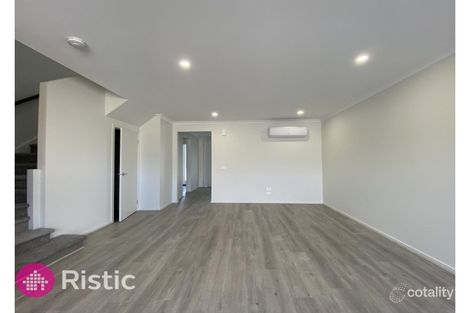 Property photo of 14 Kronos Walk Wollert VIC 3750