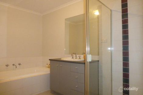 Property photo of 3 Giselle Grove Tarneit VIC 3029