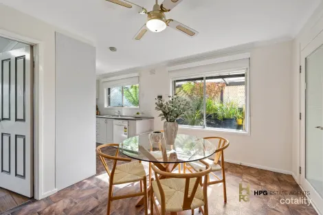 Property photo of 14 Castleton Court Gladstone Park VIC 3043