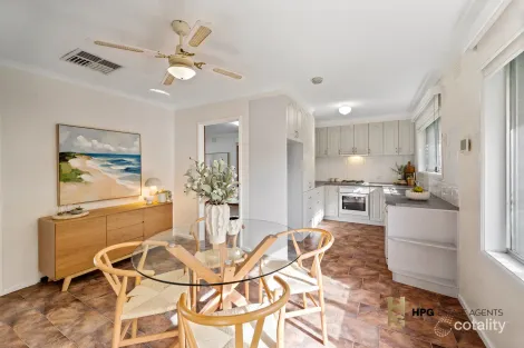 Property photo of 14 Castleton Court Gladstone Park VIC 3043