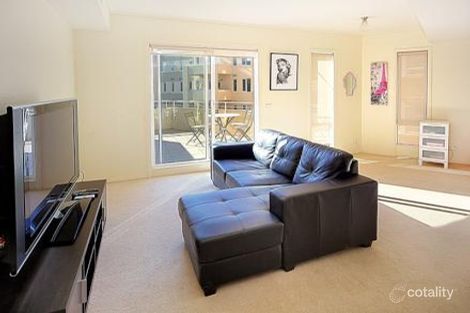 16/4 Seisman Pl, Port Melbourne, VIC 3207