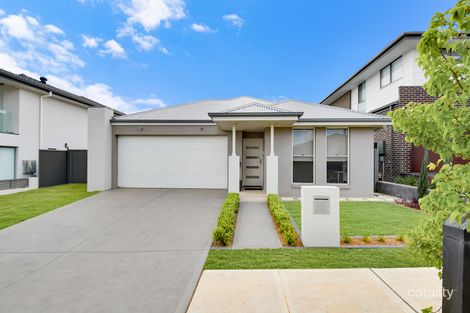 Property photo of 5 Burrdaisy Close Denham Court NSW 2565