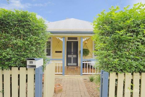 25 Kingsbury St, Norman Park, QLD 4170