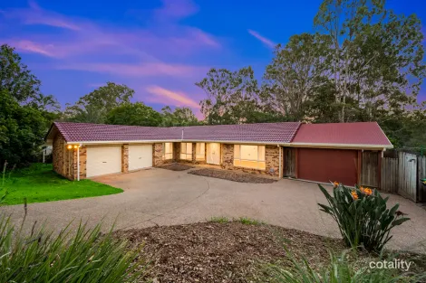 Property photo of 11 Franquin Crescent Kuraby QLD 4112