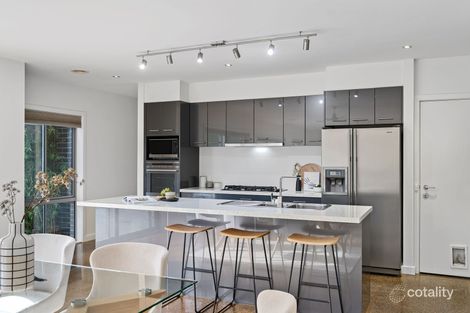 Property photo of 14 Nubrena Drive Strathfieldsaye VIC 3551