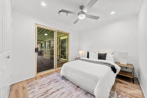 Property photo of 11 Franquin Crescent Kuraby QLD 4112