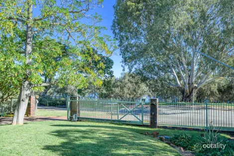 92 Riverside Dr, South Guildford, WA 6055