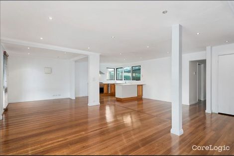 Property photo of 196 James Cook Drive Endeavour Hills VIC 3802