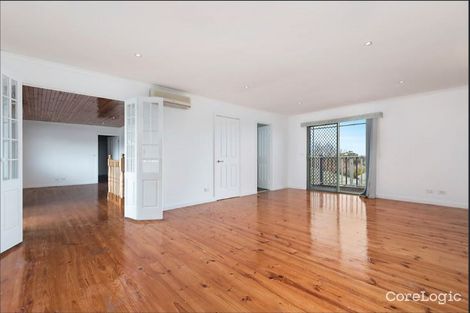 Property photo of 196 James Cook Drive Endeavour Hills VIC 3802
