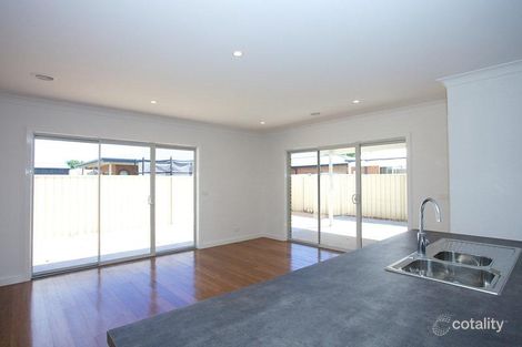 Property photo of 2 Wavell Street Horsham VIC 3400