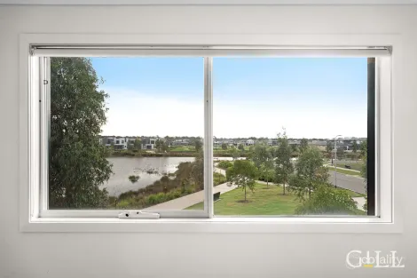 Property photo of 4 Sherriff Lane Berwick VIC 3806