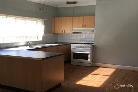 Property photo of 32 Fitzroy Avenue Cowra NSW 2794