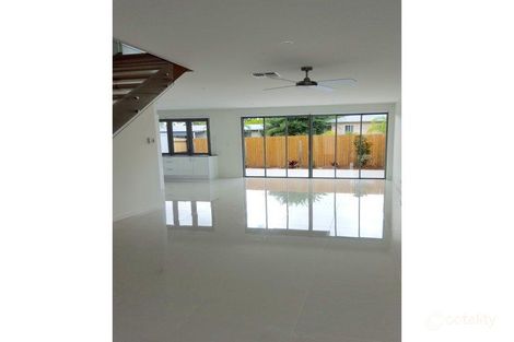 Property photo of 2/90 Stuart Street Bulimba QLD 4171