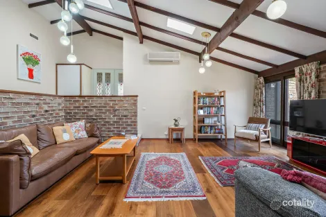 Property photo of 1 Langley Place Kambah ACT 2902