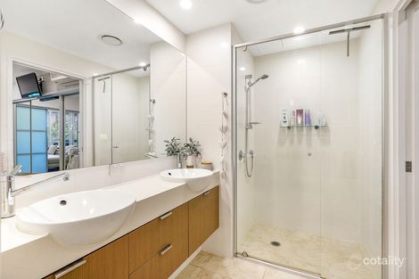 Property photo of 1032/3029 The Boulevarde Carrara QLD 4211