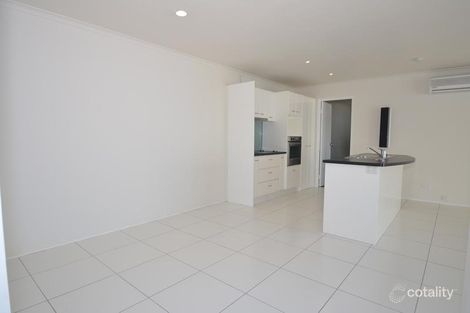 Property photo of 2/210 Olsen Avenue Arundel QLD 4214