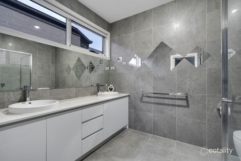 Property photo of 11 Banjolina Circuit Craigieburn VIC 3064