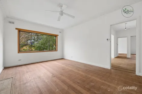 Property photo of 8 Walker Drive Spring Gully VIC 3550