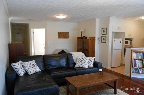 Property photo of 2/48 Coolangatta Road Coolangatta QLD 4225
