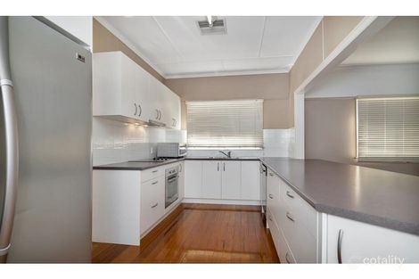 Property photo of 8 Bird Street Bundamba QLD 4304