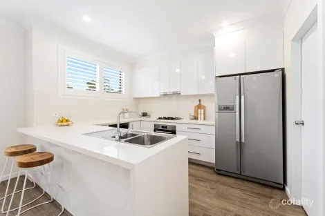 Property photo of 1 Valley View Crescent Albion Park NSW 2527