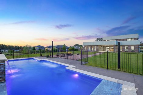 Property photo of 5 Woodhall Place Luddenham NSW 2745