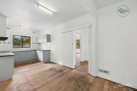 Property photo of 8 Walker Drive Spring Gully VIC 3550