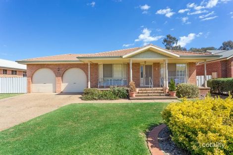 2 Cooba Pl, Estella, NSW 2650