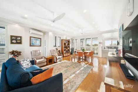 Property photo of 6 Sixth Avenue Sandgate QLD 4017