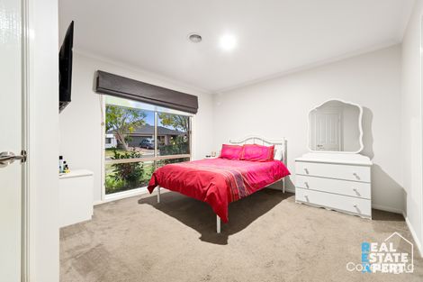 Property photo of 11 Chatswood Drive Narre Warren South VIC 3805