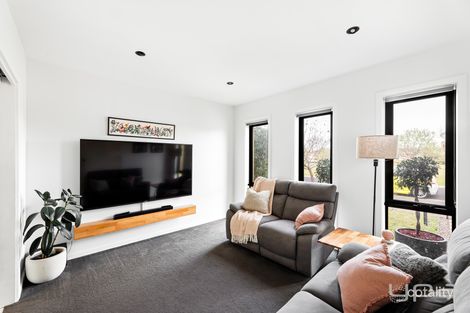 Property photo of 19 Hyde Park Terrace Point Cook VIC 3030
