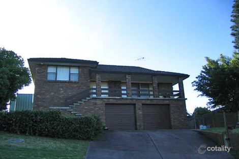 4 Logan Cl, Macquarie Hills, NSW 2285