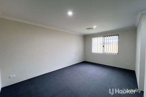 53 Gigondas St, Yalyalup, WA 6280