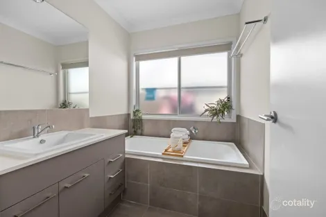 Property photo of 12 Echidna Street Deebing Heights QLD 4306