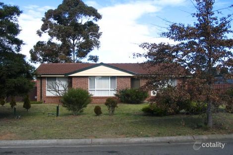 10 Laura Pl, St Clair, NSW 2759