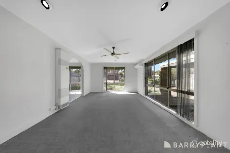 Property photo of 10 Springfield Court Mill Park VIC 3082