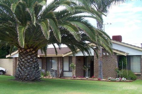 8 Lawson Pl, Lake Coogee, WA 6166