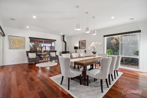 Property photo of 23 Tiverton Circuit Mooroolbark VIC 3138