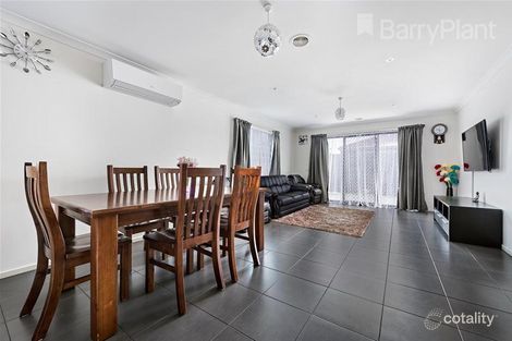 Property photo of 19 Tiarne Crescent Hampton Park VIC 3976