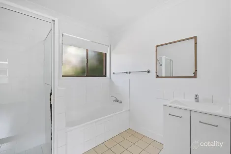 Property photo of 10 Hugh Street Thorneside QLD 4158