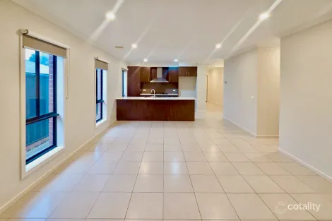 Property photo of 15 Riverside Concourse Cobblebank VIC 3338
